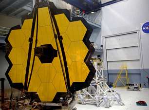 Telescópio James Webb completa abertura e assume forma final