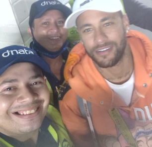 Avião de Neymar faz pouso de emergência em Roraima