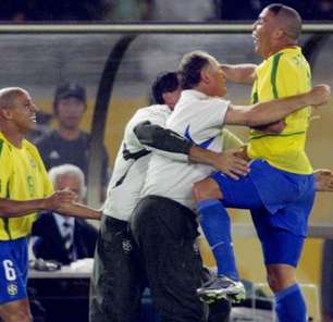 Seleção Brasileira teve preparação conturbada, vexame, vaga suada e 'família Scolari' antes do penta