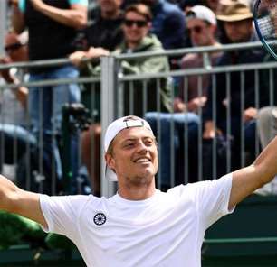 Rijthoven bate Basilashvili e faz história em Wimbledon