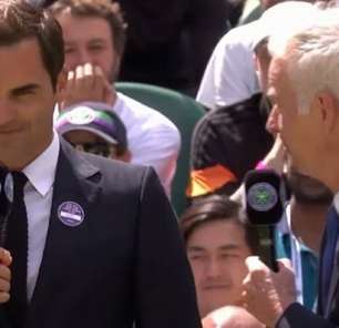 Federer é ovacionado em cerimônia em Wimbledon: 'Espero voltar uma vez mais'