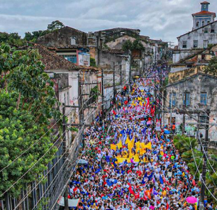 Foto que Lula postou com petistas duplicados viraliza entre bolsonaristas