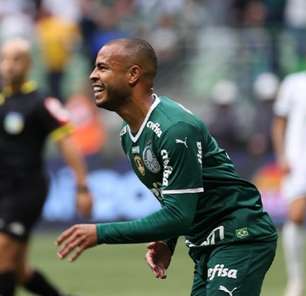 Mayke revela conteúdo do bilhete passado por Abel Ferreira durante vitória do Palmeiras