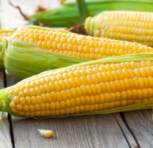 Como tirar fiapos do milho? Aprenda uma dica fácil!