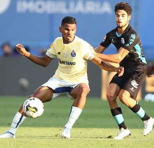 Com gol no final, Porto derrota o Vizela e lidera o Campeonato Português