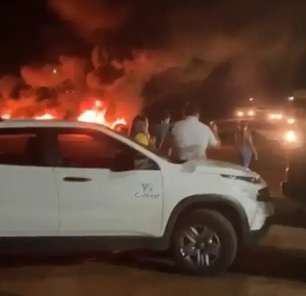 Caminhoneiros fecham vias e pedem intervenção militar, após vitória de Lula