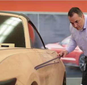 Salão do Automóvel mostra criação de carro com argila