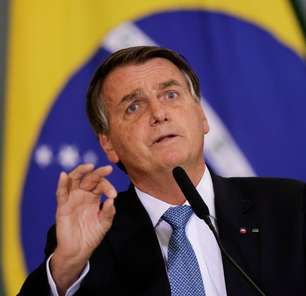 Bolsonaro debocha de observadores nas eleições: "Vão observar o quê?"