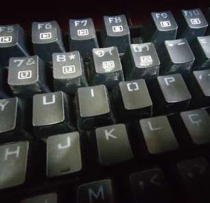 Como limpar teclado com segurança?