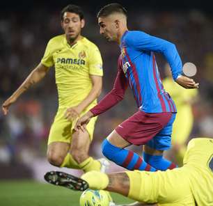 Barcelona encerra temporada com derrota em casa para o Villarreal