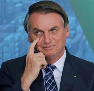 Auxílio caminhoneiro: Bolsonaro usa AGU para se blindar contra ações no TSE