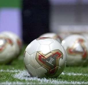 Queda precoce de campeã, surpresas e arbitragem polêmica: a Copa de 2002 para além da Seleção Brasileira