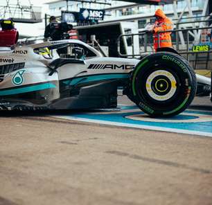 Mercedes dá sinal de vida e Red Bull se atrapalha em dia inconclusivo em Silverstone