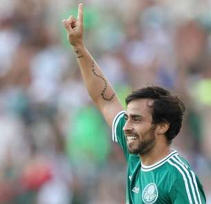 Valdivia, ex-Palmeiras, confirma o fim da carreira como jogador de futebol
