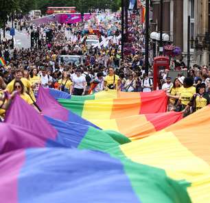 Mais de um milhão lotam ruas de Londres em parada do Orgulho LGBT+