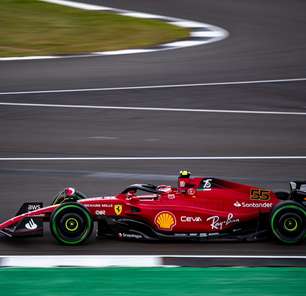 F1: Sainz surpreende e faz a pole em classificação emocionante