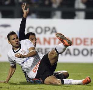 Ex-Corinthians, Leandro Castan provoca Flamengo antes de decisão pela Libertadores