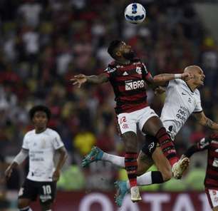 Após eliminação, Fábio Santos cita diferenças entre Corinthians e Flamengo: 'Equipe madura'