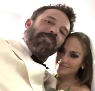 Mãe de Ben Affleck sai do casamento do ator para o hospital