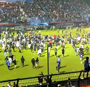 Ao menos 32 crianças estão entre os mortos da tragédia em estádio na Indonésia
