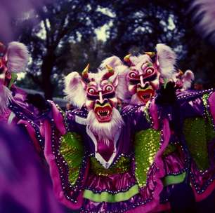 Dominicanos saem às ruas vestidos de demônio no Carnaval