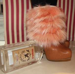 Fora das passarelas, grife apresenta coleção de sapatos em Milão