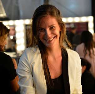 Sem revelar pai da filha, Carol Francischini alfineta: "nem ligo"