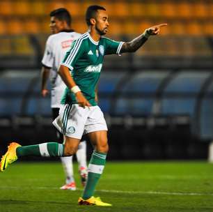 Palmeiras supera pênalti perdido, vence ASA e dispara na liderança