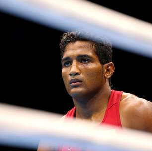 Yamaguchi dirige por aplicativo e dá aulas de boxe enquanto aguarda nova chance