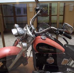 Museu de Bogotá exibe Harley-Davidson de Pablo Escobar