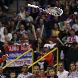 Djokovic bate Berdych e mantém Sérvia viva na final da Davis