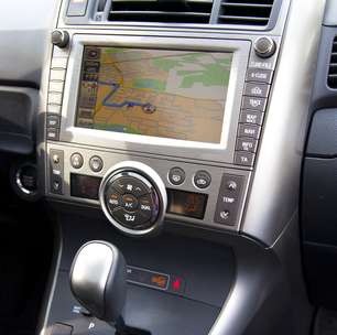 Central multimídia oferece mais do que som nos carros