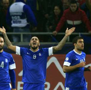 Recuada, Grécia empata com Romênia e se classifica para Copa de 2014