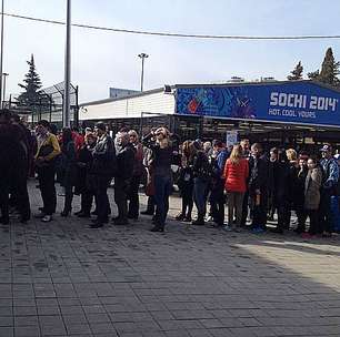 Russos sofrem com filas para pegar o trem para os Jogos