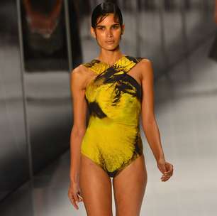 Lenny encerra Fashion Rio com moda praia sofisticada