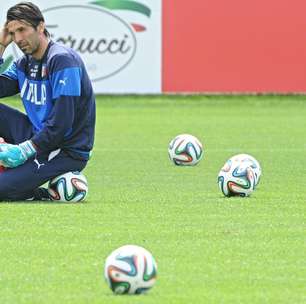 Buffon não vê Itália favorita, mas confia em evolução