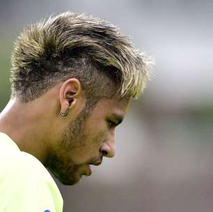 Do moicano ao loiro, confira a evolução do visual de Neymar