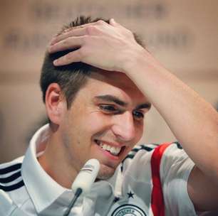 Por pronúncia difícil, Lahm evita citar nomes de argelinos