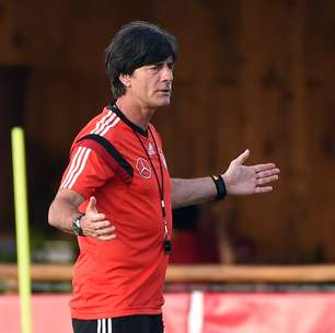 Calor ajuda "supremacia" da América sobre Europa, diz Löw
