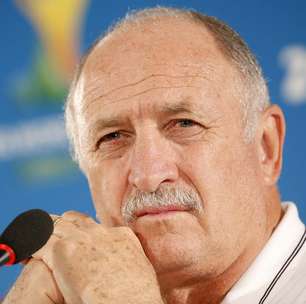 Felipão ataca técnico holandês: "burro ou mal intencionado"