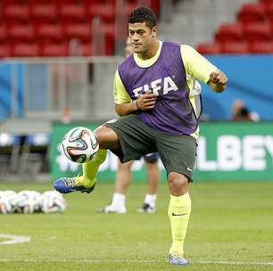 Brasil treina fechado, mas Felipão confirma "indomável" Hulk