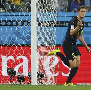 Com expulsão e reservas, Bélgica bate Coreia e passa em 1º