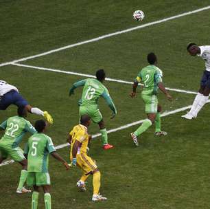 França perde gols em excesso, embala no fim e bate Nigéria