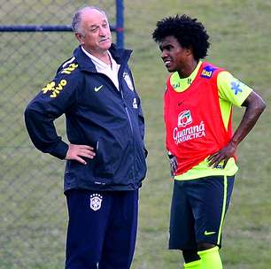Na reta final, Felipão abusa de trocas para confundir rivais