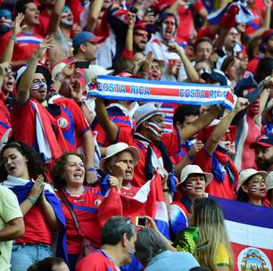 Torcida na Fonte Nova ofusca gritos de "Ticos" com "Neymar"