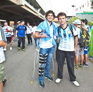 De perna quebrada, argentino viaja 18 horas até semifinal