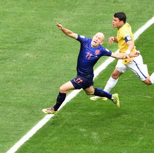 Felipão ironiza atuação de juiz e lembra até pênalti em Fred