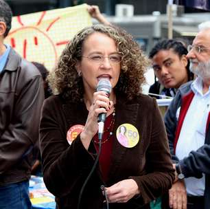 Luciana Genro denuncia ter sido agredida por PMs em SP