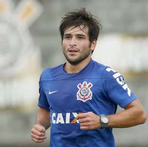 Lodeiro fica fora do banco e deve fechar com Boca Juniors