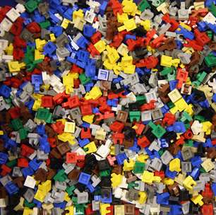 Homem cria braço ciborgue com peças de Lego